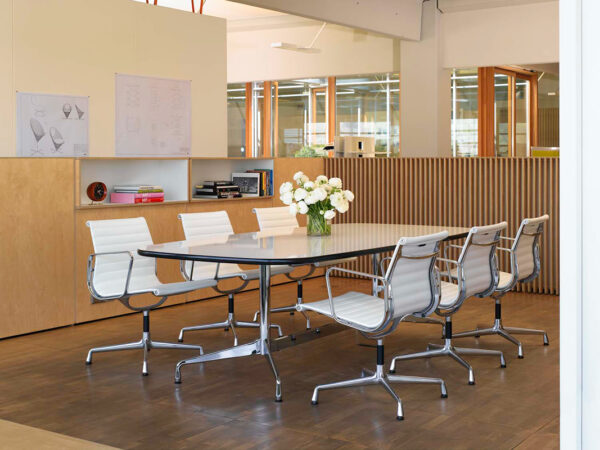 Silla Aluminium Chair EA 107 / 108 Piel-115503