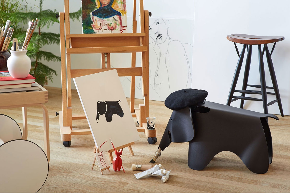 Eames Elephant-205311