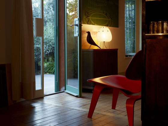Eames House Bird Negro ER-63269