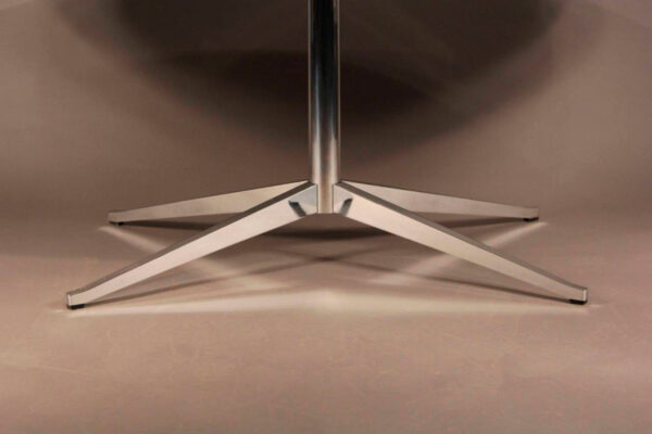 Mesa Florence Knoll Oval-154995
