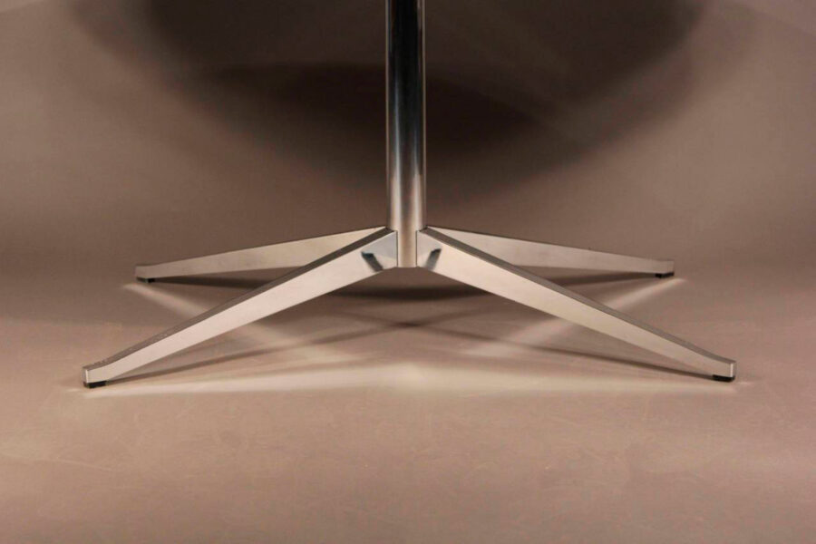 Mesa Florence Knoll Oval-154995