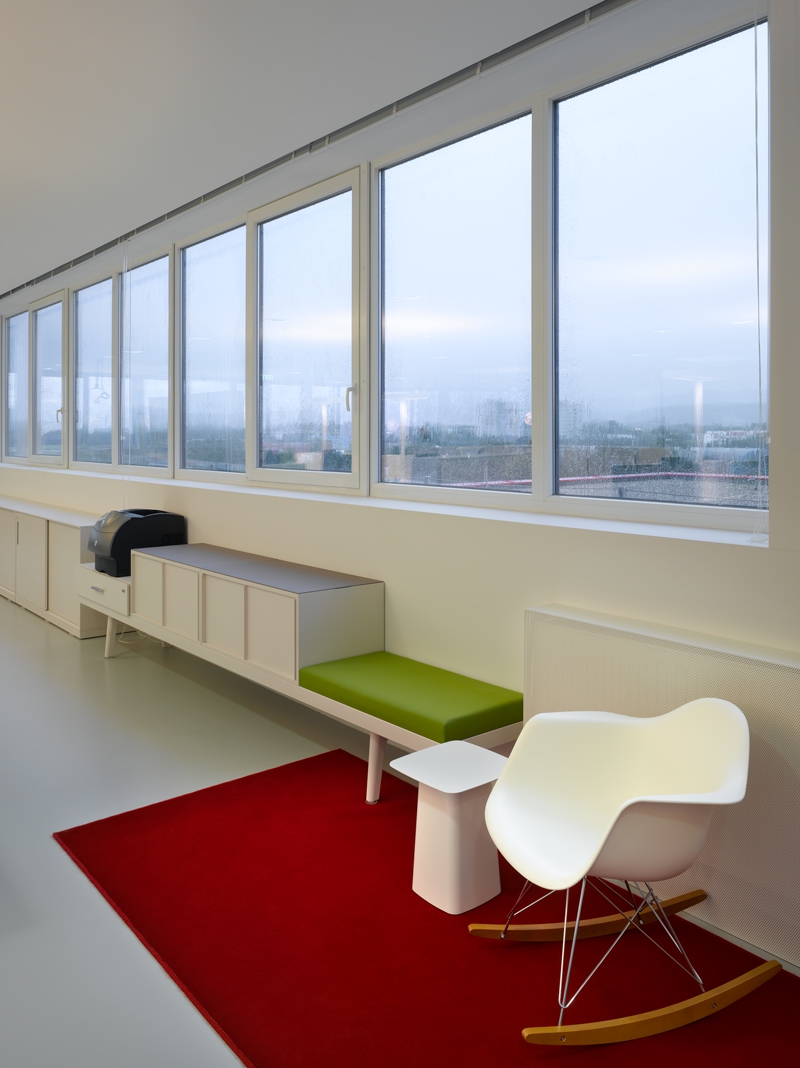 Balancín Eames Plastic RAR-187156