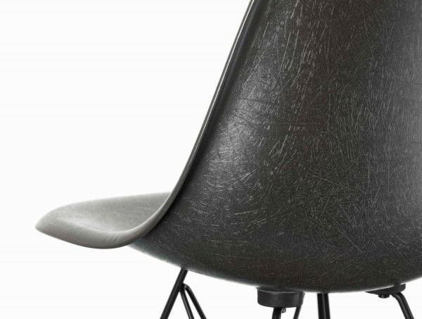 Eames Fiberglass Chair DSW-223879