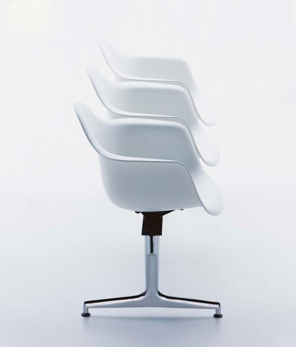 Eames Plastic Armchair Sobre Travesaño-244045
