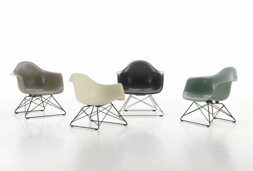 Eames Fiberglass Armchair LAR-262174