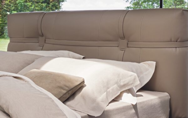 Cama New Bond-298817