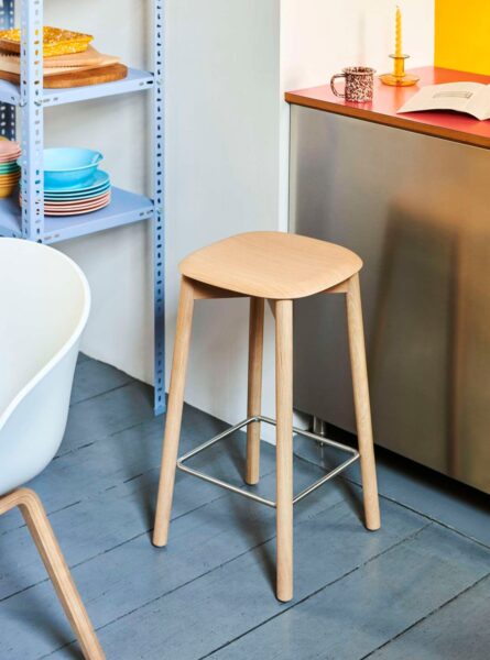 Taburete Soft Edge 82 Low Roble Natural Lacado ER-367043