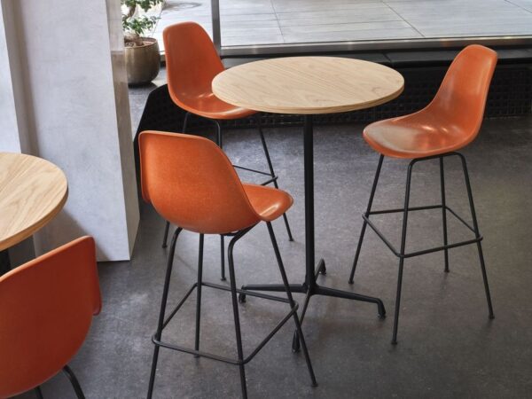 Mesa Eames Contract Alta-377999