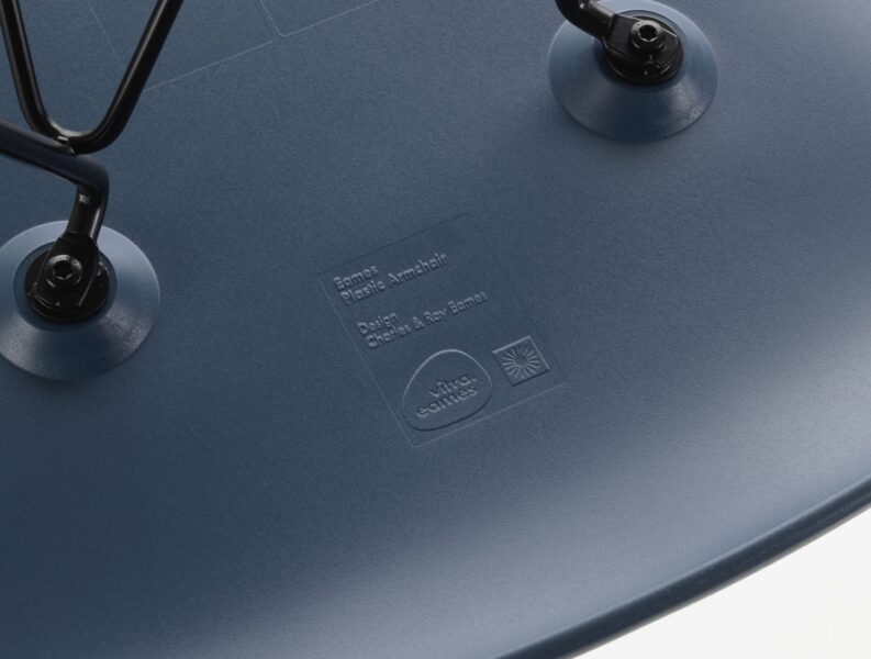 Taburete Eames Plastic RE -377604