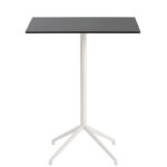 An: 650 x P: 750 mm / Base Blanco - Sobre Negro 729,00 €