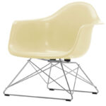 01 Eames Parchment 990,00 €
