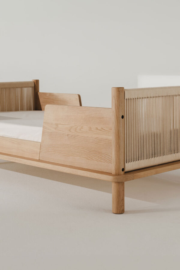 Cama Junior Latitude