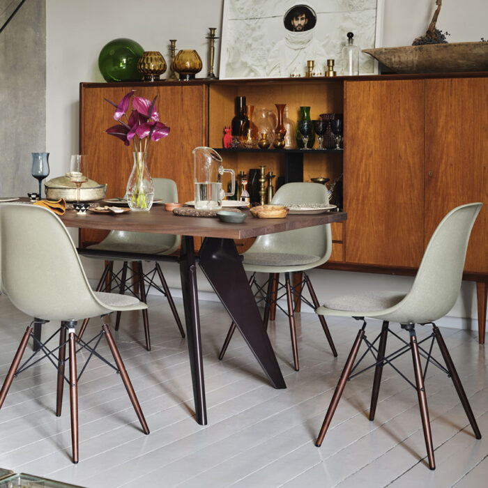 Silla Exposición Eames Fiberglass DSW